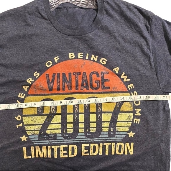 VINTAGE 2007 T-shirt, Limited edition, size tag has been cut out - Picture 3 of 3